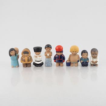 Lisa Larson, figuriner, 8 st, stengods, Gustavsberg, ur serien "All världens barn".