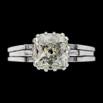 RING, antique cut diamond, app. 3 cts. WA Bolin 1969.