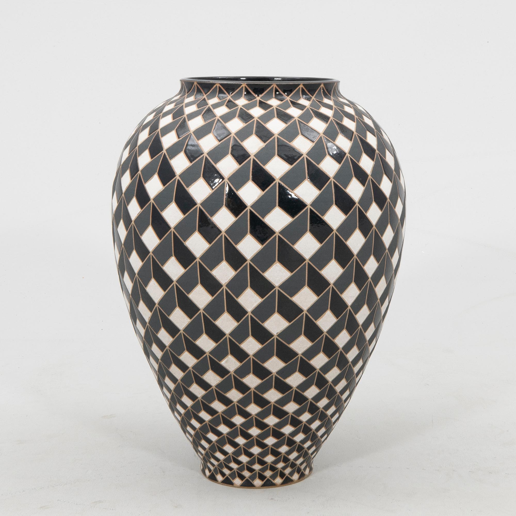 Bente Brosböl Hansen, floor vase signed.