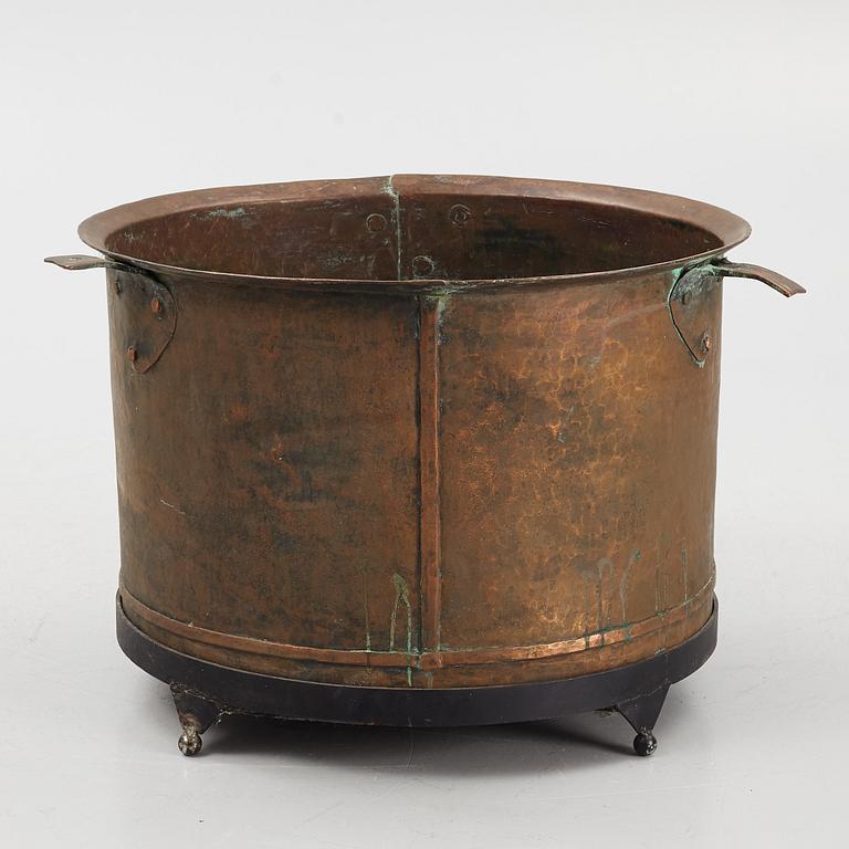 A copper barrel, 19th century.