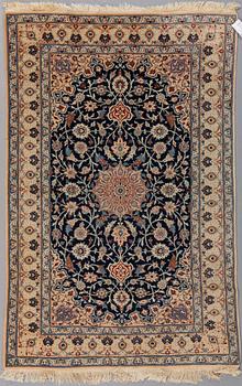 MATTA, orientalisk, silke, 1900-talets andra hälft. 108 x 177 cm.