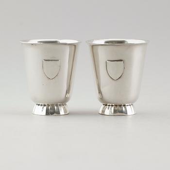 BÄGARE, 1 par, sterling silver, Sigvard Bernadotte, Georg Jensen, Köpenhamn, 1945-1977. Vikt ca 102 g.