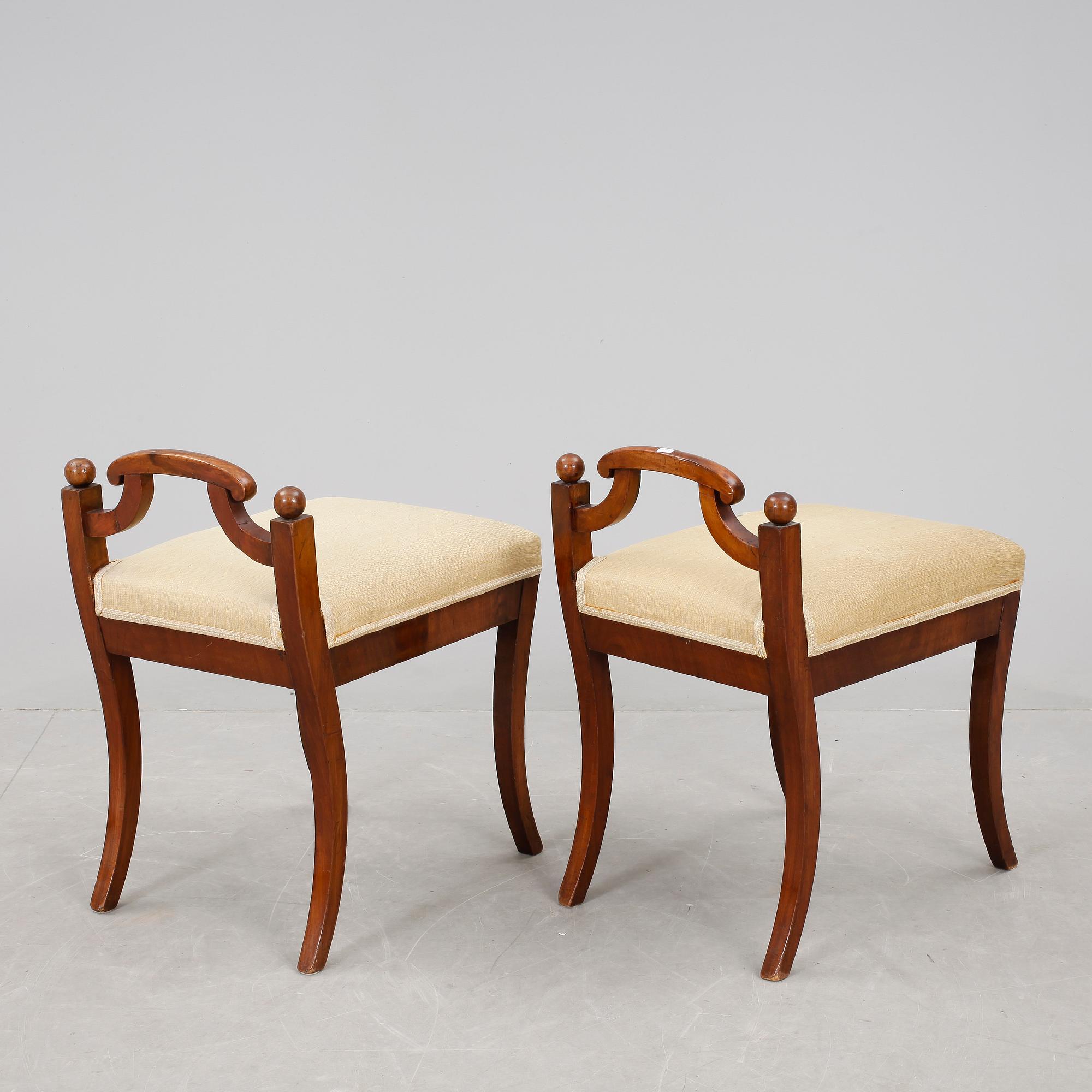 TABURETTER, ett par, Karl Johan, 1800-tal.