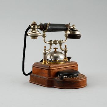 A telephone, made by Telefonbolaget LM Ericsson, aroung year 1900.