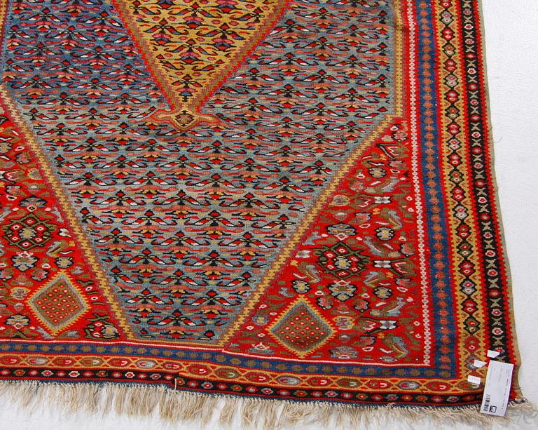 MATTA, orientalisk, ca 200 x 126.