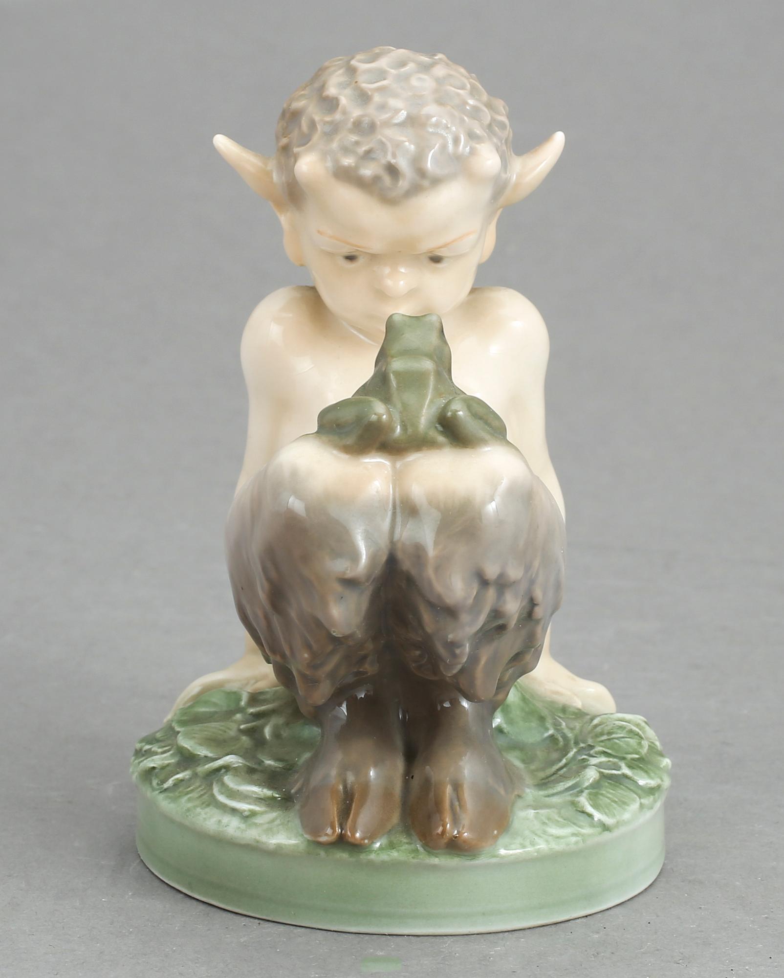 FIGURIN, porslin, Christian Thomsen. Royal Copenhagen.