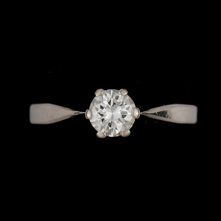 RING,18k vitguld med briljantslipad diamant, enligt gravyr ca0,51ct.
