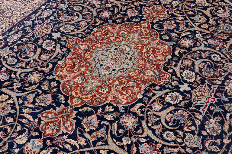 Matta, Najafabad, ca 385 x 290 cm.