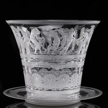 Simon Gate, an engraved glass bowl with plate, Orrefors, Sweden 1923, model 122.