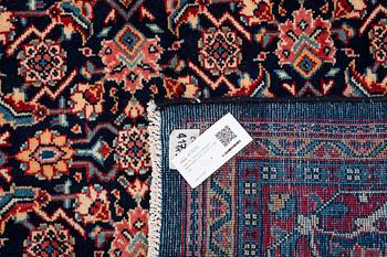 MATTA, Sarouk möjligen, 1900-talets slut. Ca 417 x 313 cm.