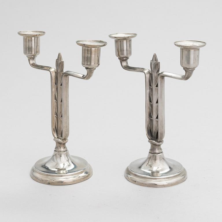 Paavo Tynell, kandelabrar, ett par, modell  8026 , Taito 1920/30-tal.