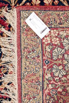 SEMIANTIK KIRMAN LAVER. 214,5 x 136 cm.
