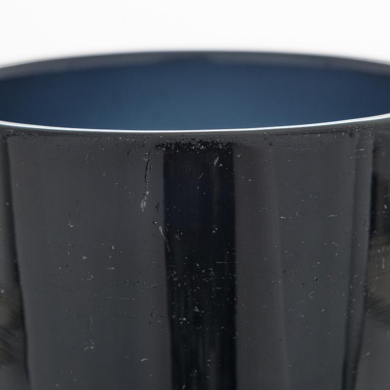 Kaj Franck, vase, model KF 237, Nuutajärvi. Late 1950s.