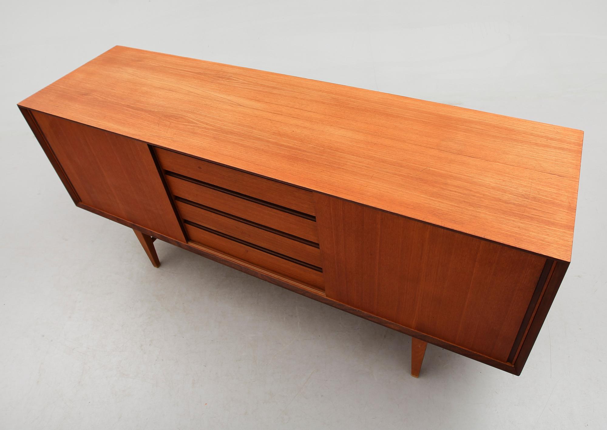 SIDEBOARD, 1900-talets andra hälft.