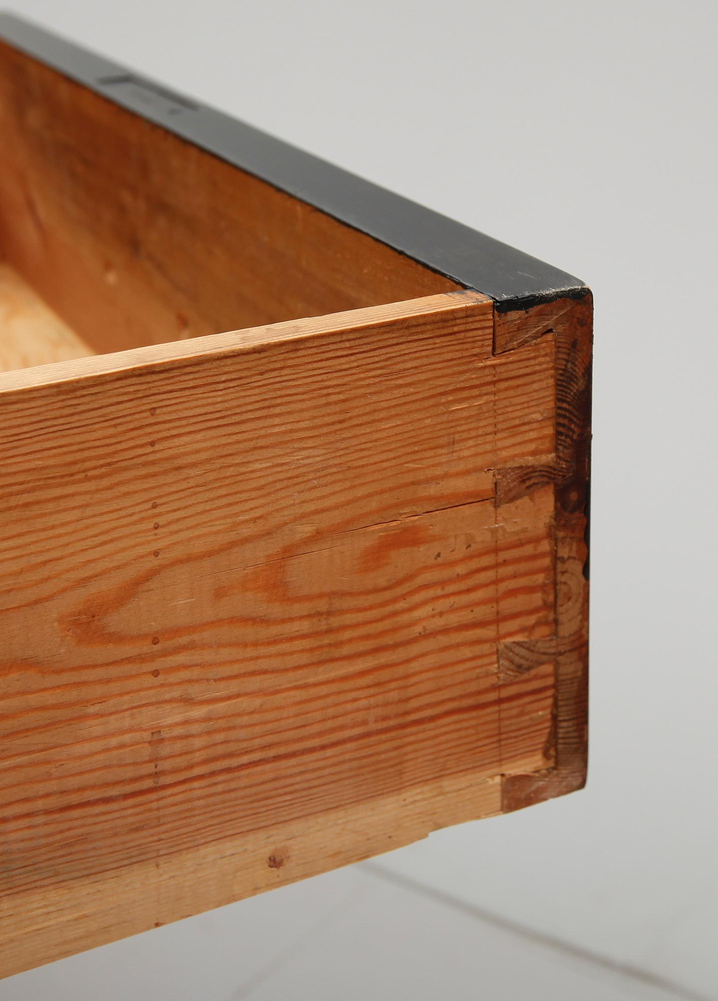 SKRIVBORD, 1900-talets första hälft.