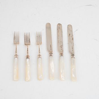 Dessert cutlery, silver and silver plated, England, including pieces from 1879.