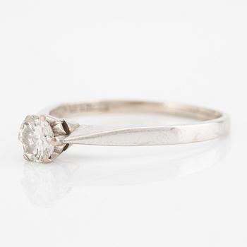 Ring, 18K white gold with brilliant-cut diamond.