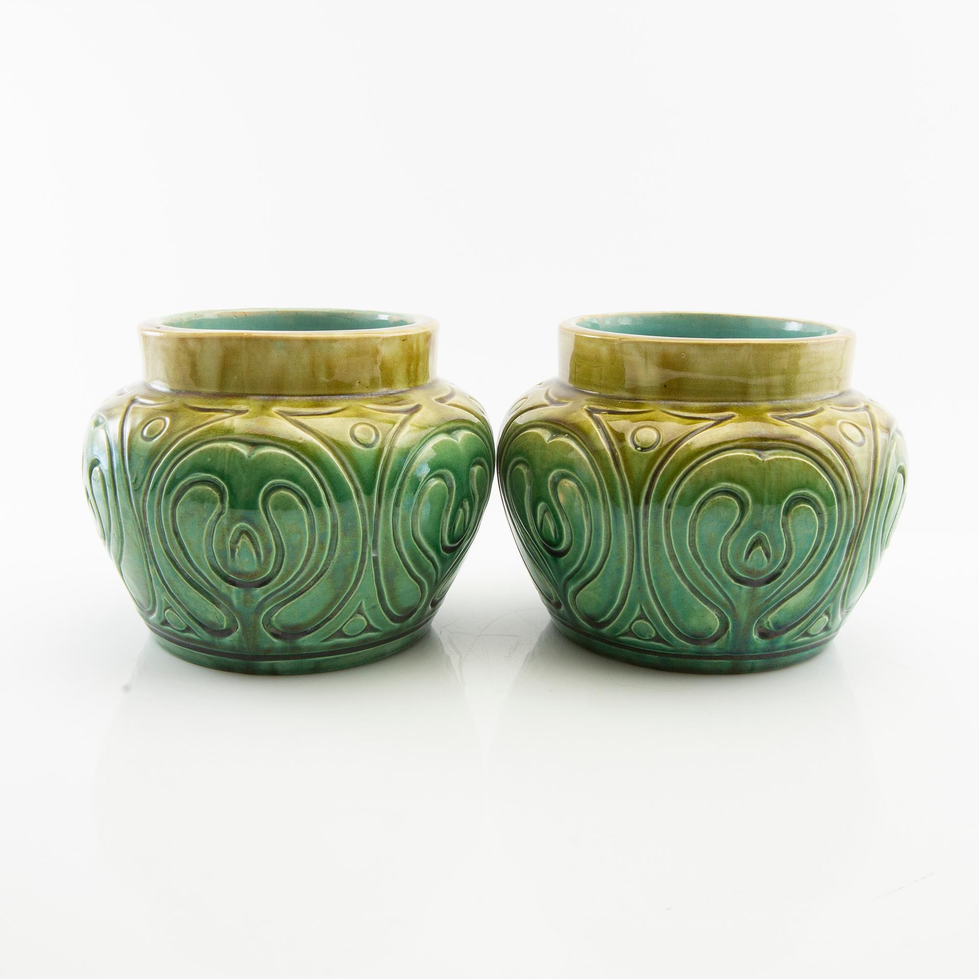 Albin Hamberg outer cover a pair of Höganäs stoneware from the 1890s.