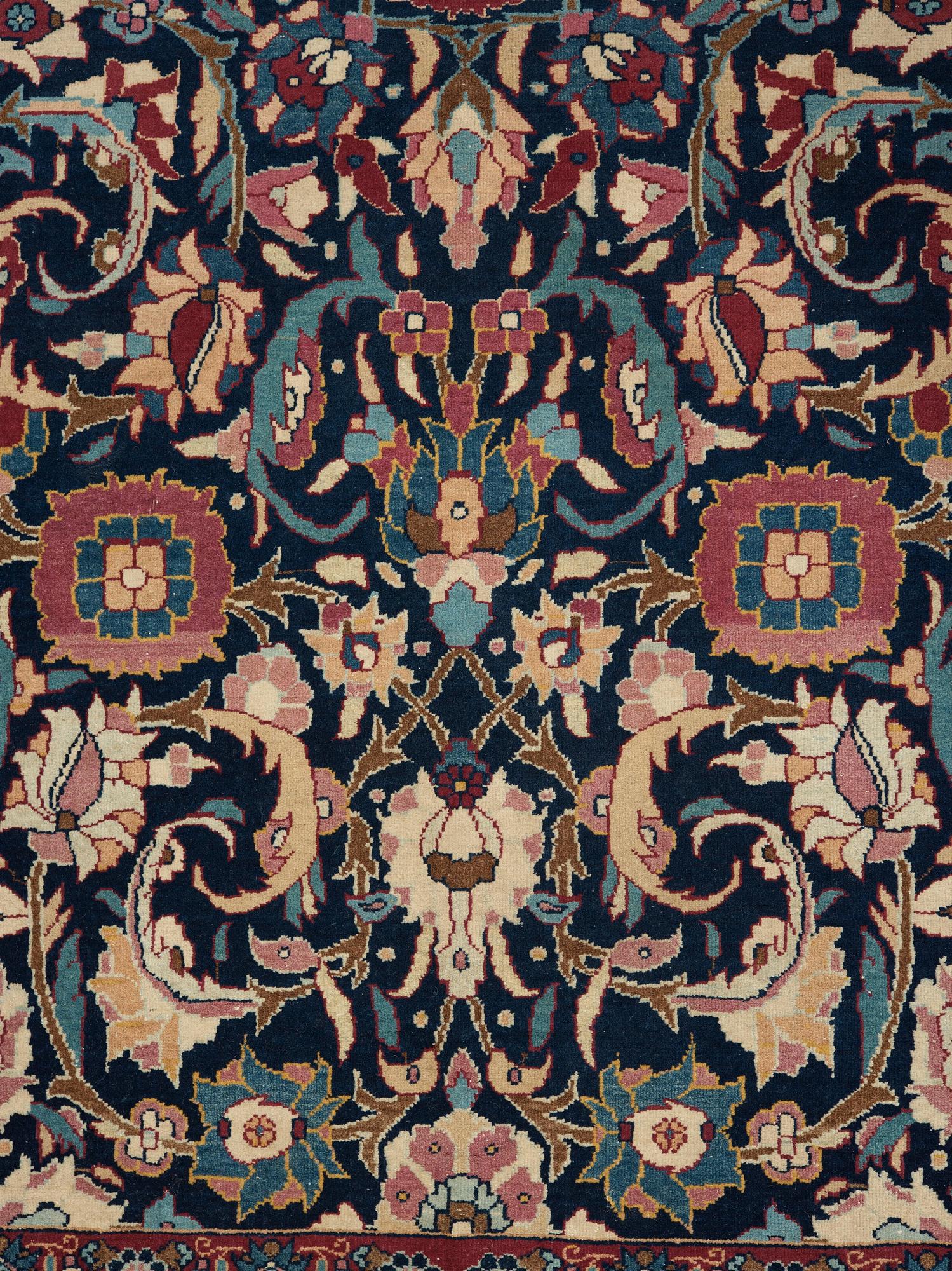 A RUG. Semi-antique Teheran. 196,5 x 142,5 cm.