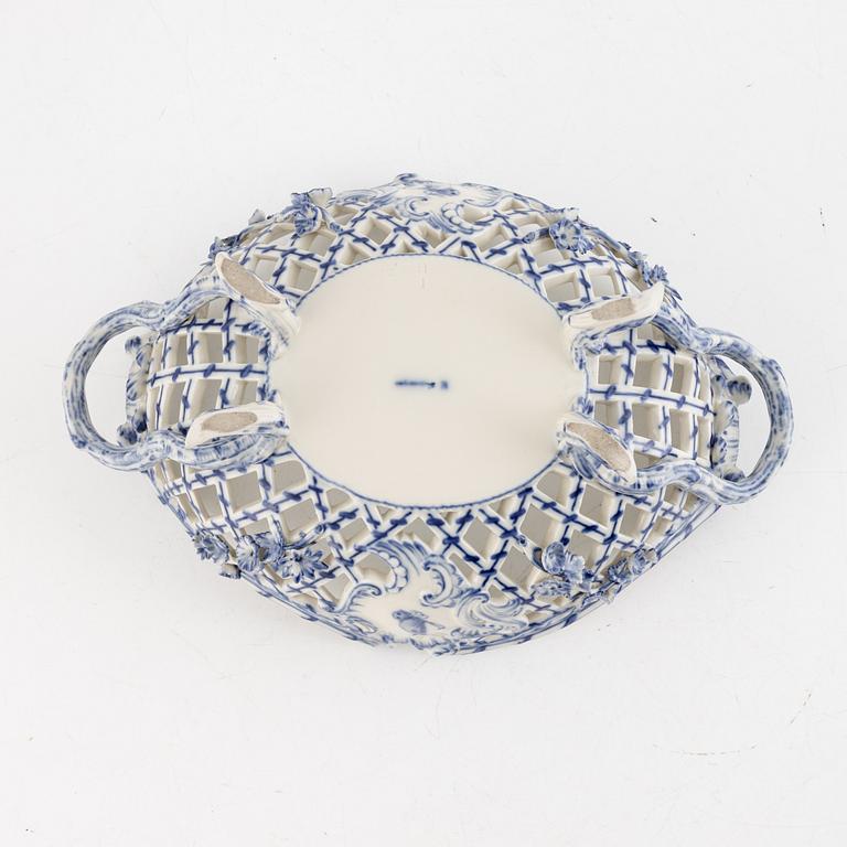 A porcelain bowl, KPM Berlin, circa 1900.