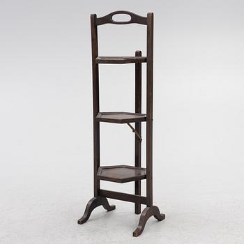 Etagere, England., 1900-tal.