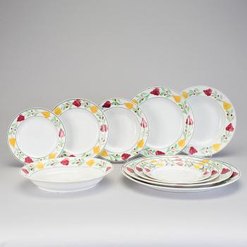 MATSERVIS, "Allmoge", 68 delar, porslin, handmålad, Gustavsberg, tidigt 1900-tal.