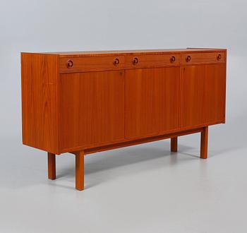 SIDEBOARD, 1900-talets tredje kvartal.