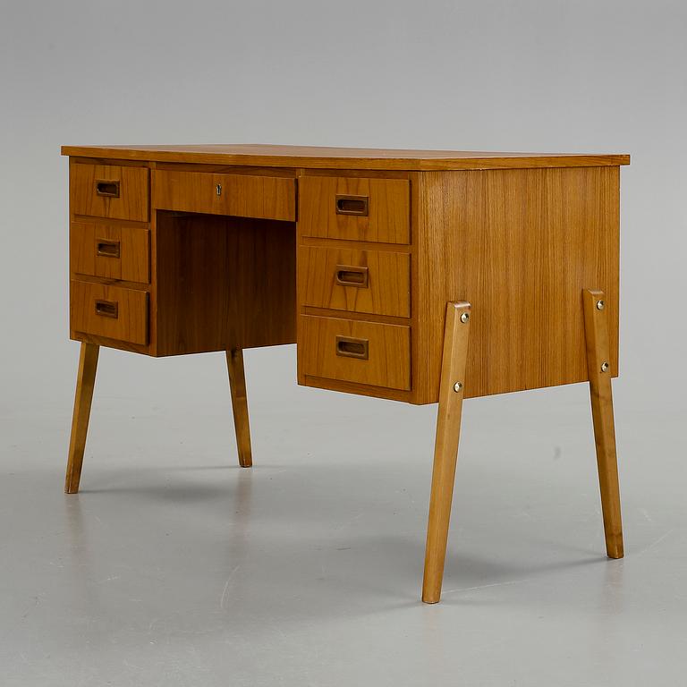 SKRIVBORD, 1900-talets mitt.