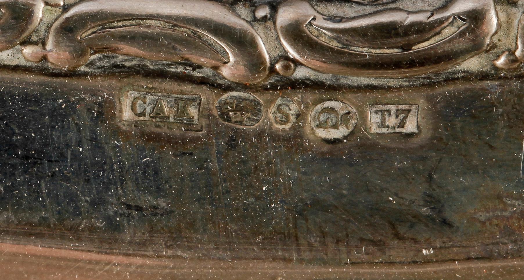 DEL AV BLÄCKHORN SAMT LÄSKPAPPERSVAGGA, silver, CA Kjernås, Göteborg 1920-21.