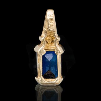 HÄNGE, 10 k guld med safir samt briljantslipade diamanter. Vikt ca 1 g.