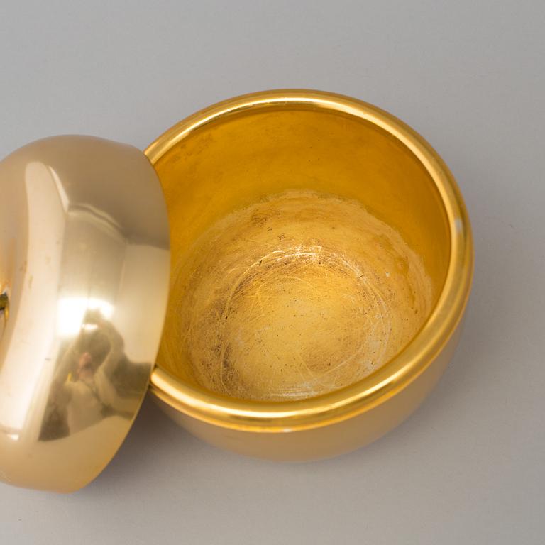 AN ITALIEN METAL ICE BUCKET, second half of the 20th century.