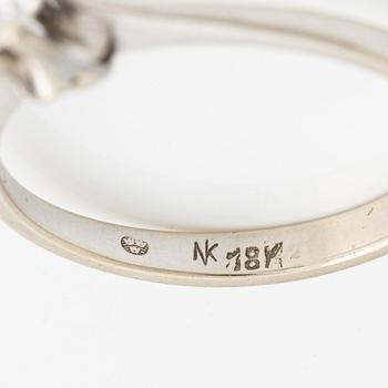 Ring, 18K white gold with brilliant-cut diamond.