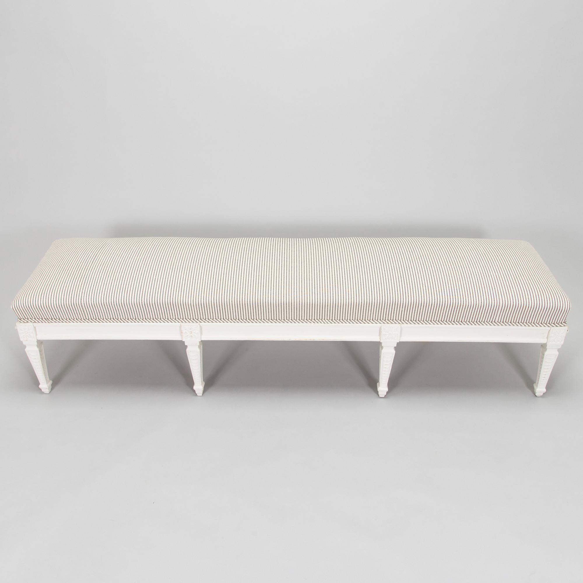 A late Gustavian bench from early 19th century.