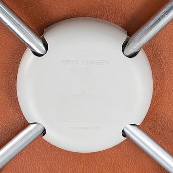 Arne Jacobsen, six 'Seven' chairs, Fritz Hansen, Denmark, late 20th century.