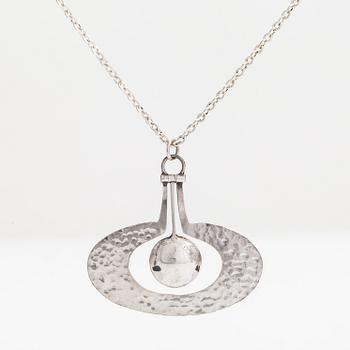 Tapio Wirkkala, halsband "Päron", sterlingsilver. Kultakeskus, Tavastehus 1975.