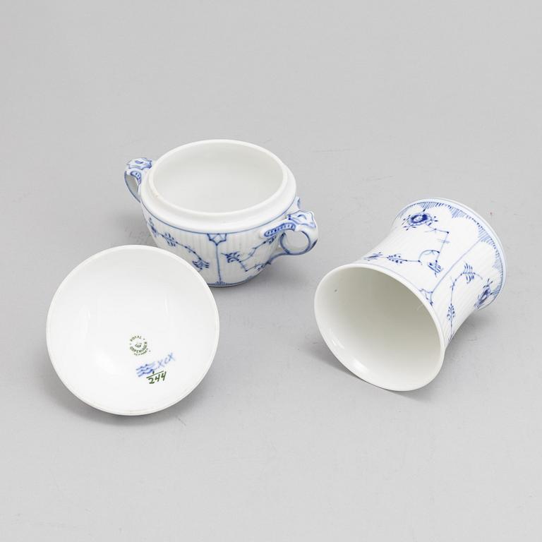 A 31-piece 'Musselmalet' porcelain coffee service, Royal Copenhagen, Denmark.