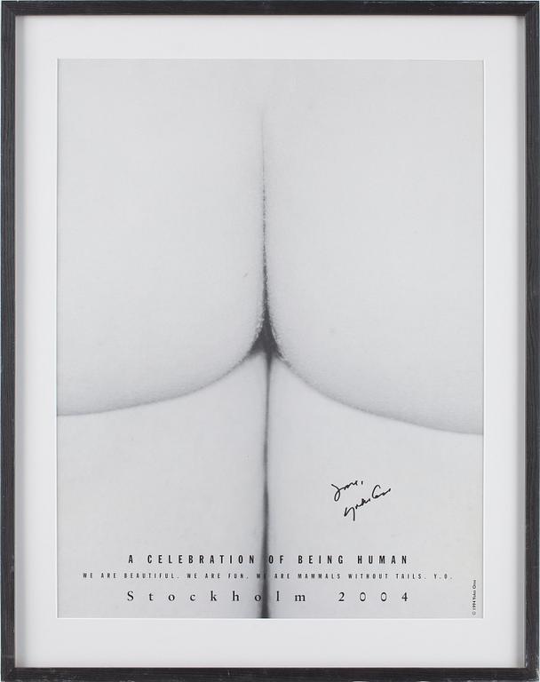 UTSTÄLLNINGSAFFISCH, offsettryck, signerad av Yoko Ono, Stockholm, 2004.
