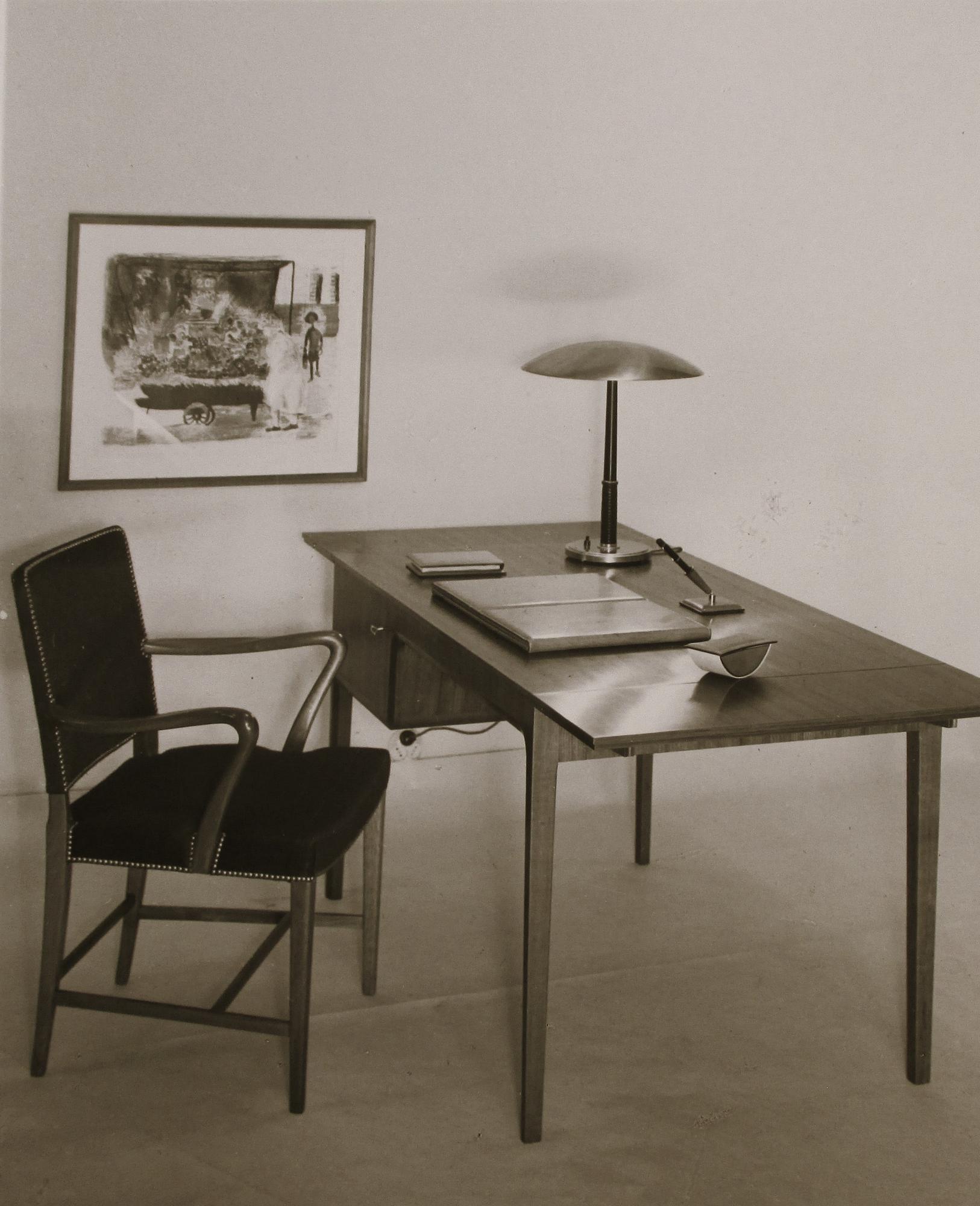 Harald Notini, a table lamp model "15525", Arvid Böhlmarks Lampfabrik, Stockholm, 1950s.