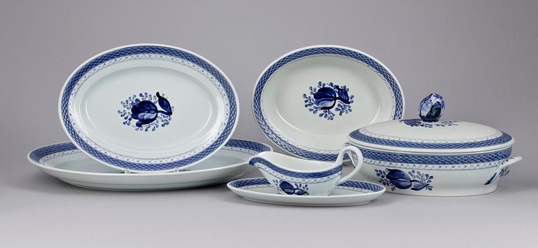 MATSERVIS, 78 delar, porslin, Aluminia, Danmark 1900-talets första hälft.