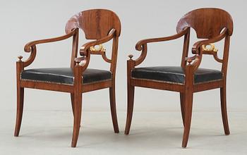 KARMSTOLAR, ett par, empire, 1800-talets första hälft.