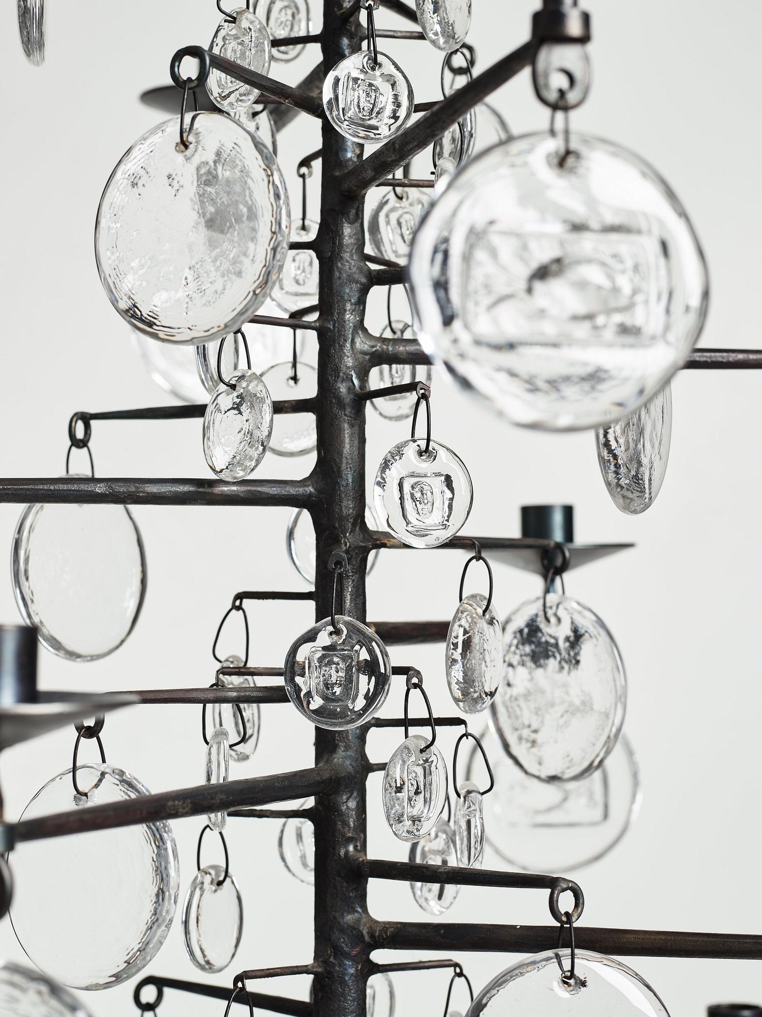 Erik Höglund, ljuskrona för 16 ljus, Boda glasbruk och smide, 1960-70-tal.