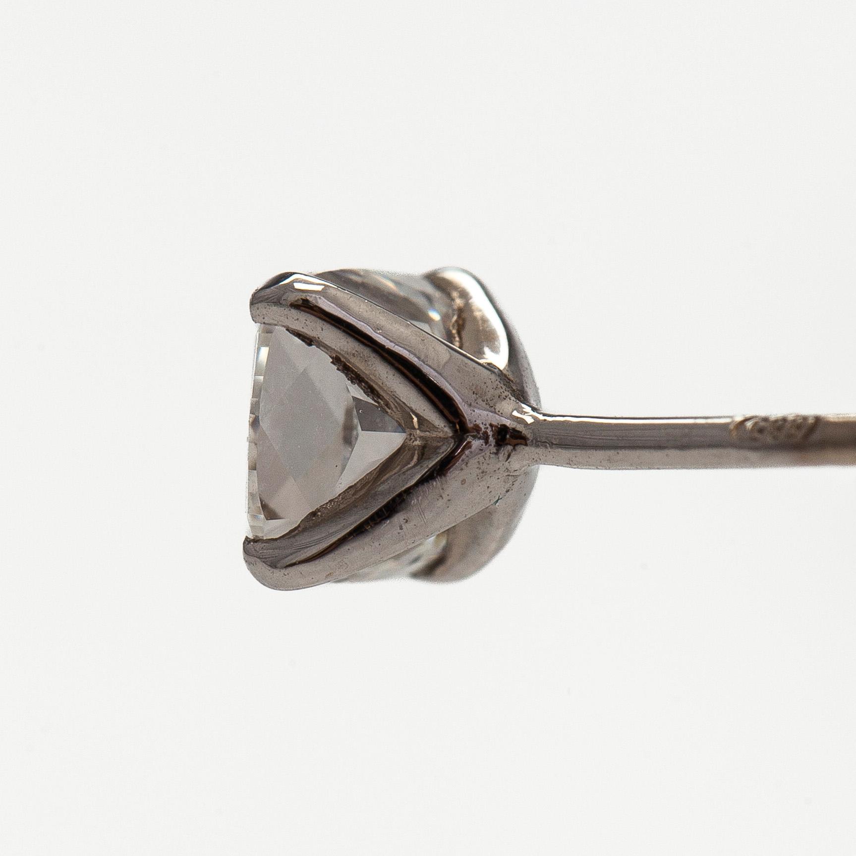 Korvakorut, briljanttihiotut timantit yhteensä 1,48 ct, 14K valkokultaa.