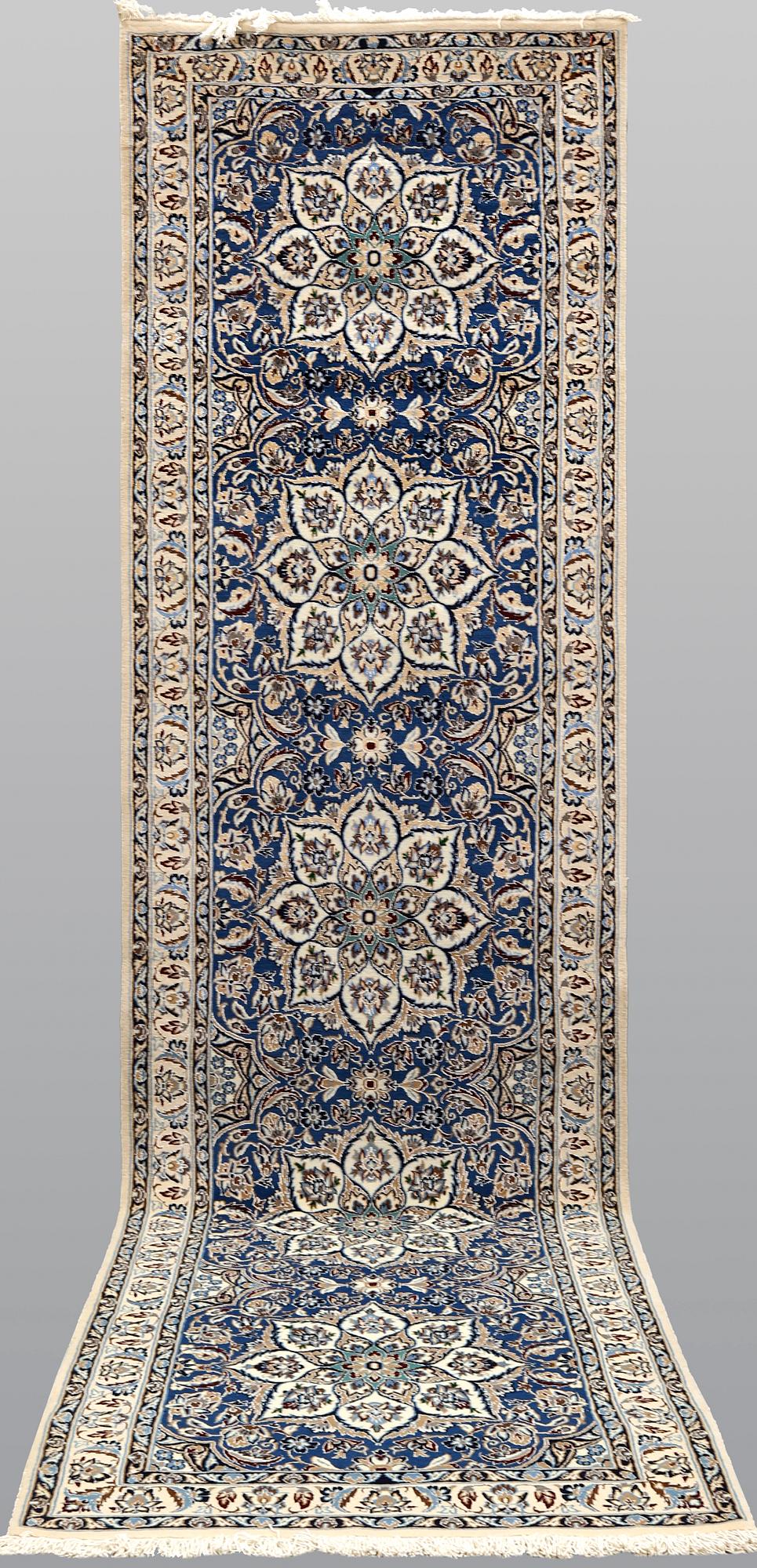 Gallerimatta, Nain, part silk, s.k. 9LAA, ca 380 x 100 cm.