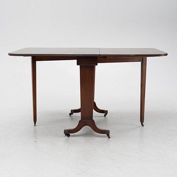A mahogany gateleg table, 20th Century.