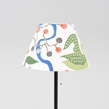 Josef Frank, golvlampa modell 2326, Firma Svenskt Tenn, formgiven 1934.