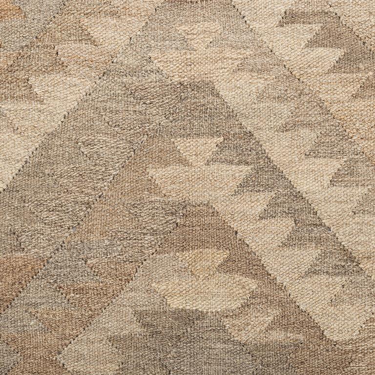 A CARPET, Kilim, 306 x 208 cm.