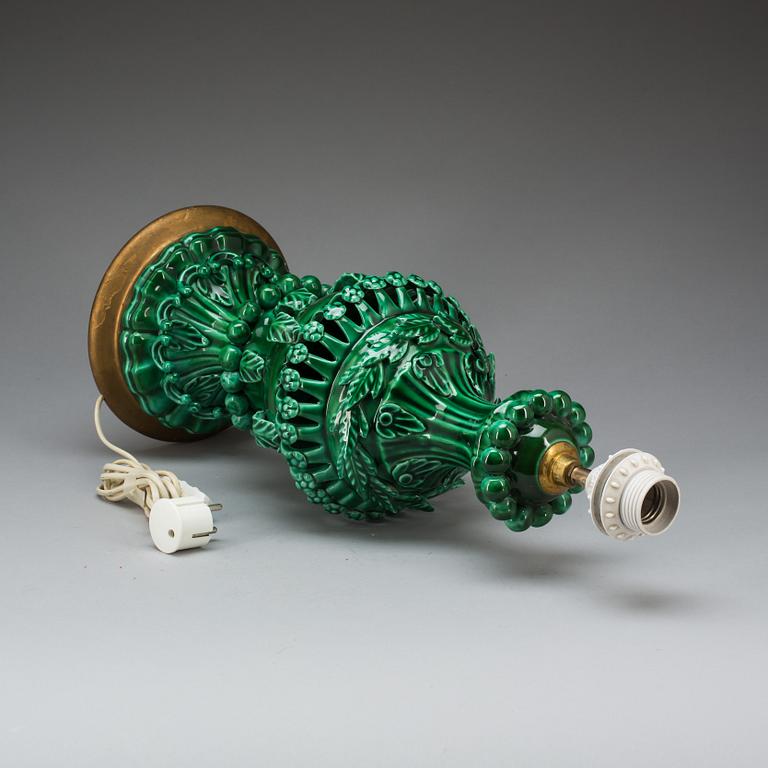 BORDSLAMPA, porslin, 1900-talets andra hälft.