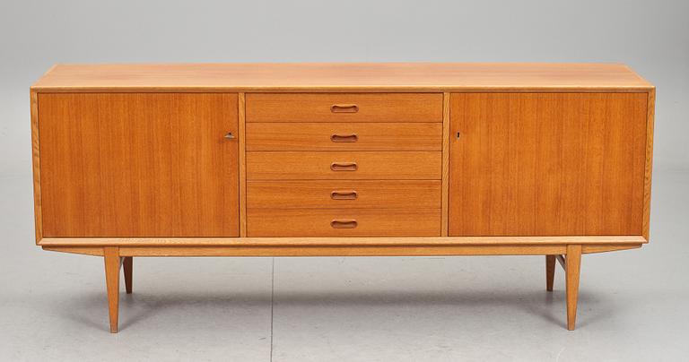 SIDEBOARD. 1960-tal.