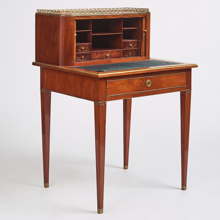 A late Gustavian mahogany 'bonheur du jour' desk, late 18th century.