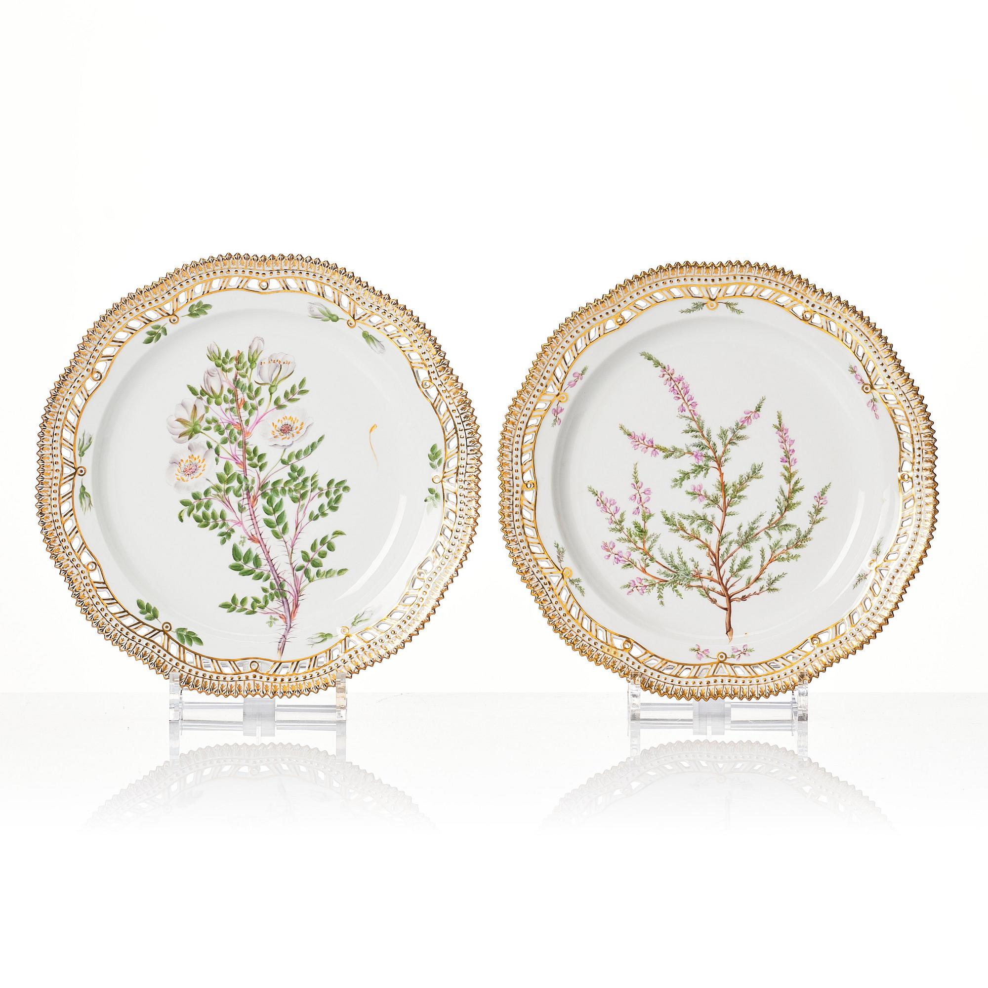 A set of six large Royal Copenhagen 'Flora Danica' dishes, Denmark, 20th Century.
